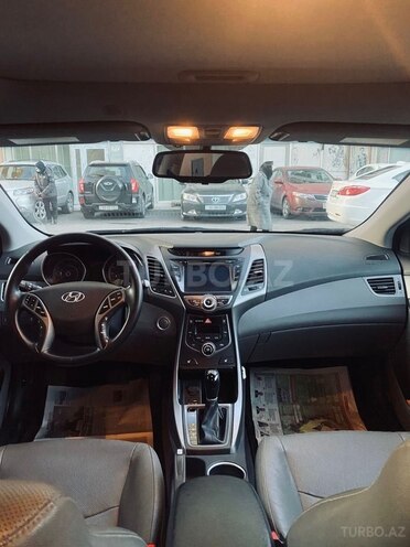 Hyundai Elantra 2015, 198,000 km - 1.8 l - Bakı