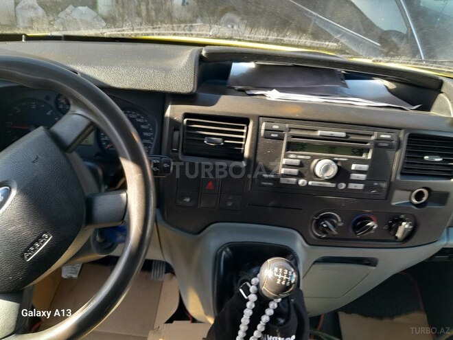 Ford Transit-3