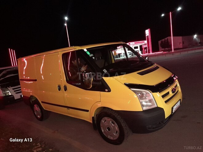 Ford Transit-9