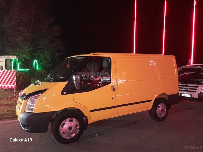 Ford Transit-11