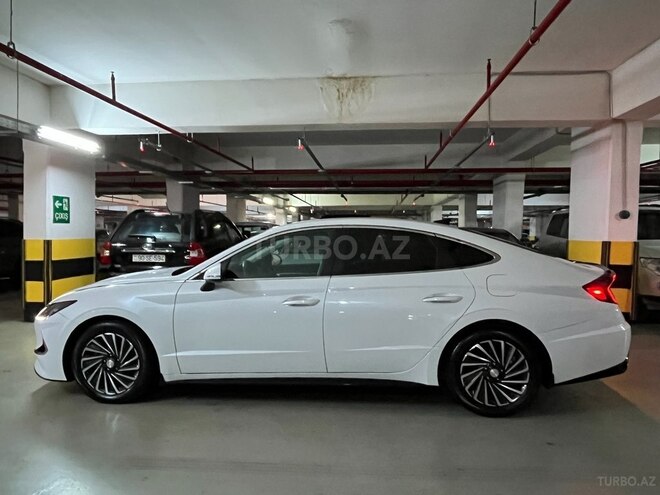 Hyundai Sonata-4