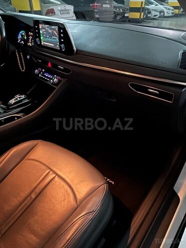 Hyundai Sonata-11