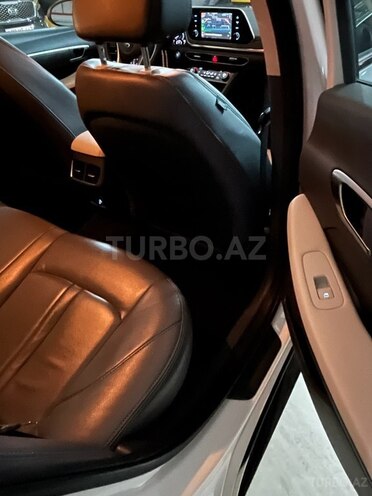 Hyundai Sonata-12