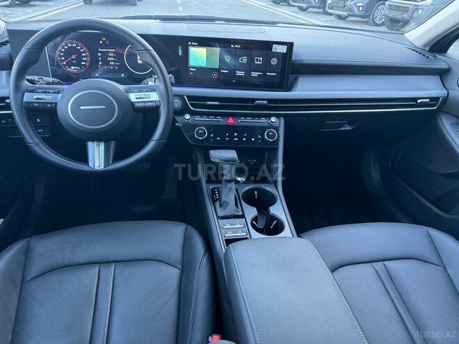 Hyundai Sonata-12