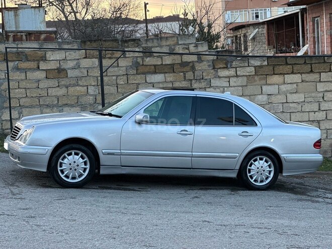 Mercedes E 220 d 2001, 321,576 km - 2.2 l - Bakı