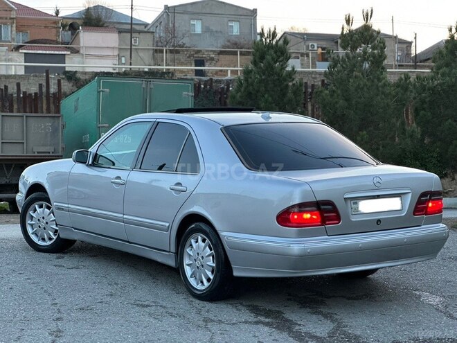 Mercedes E 220 d 2001, 321,576 km - 2.2 l - Bakı