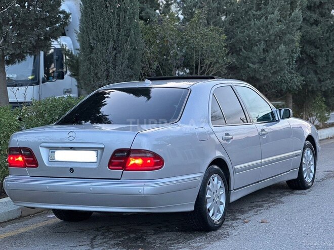 Mercedes E 220 d 2001, 321,576 km - 2.2 l - Bakı