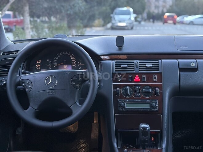Mercedes E 220 d 2001, 321,576 km - 2.2 l - Bakı