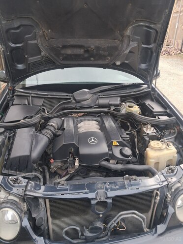 Mercedes E 240 1999, 266,000 km - 2.4 l - Bakı