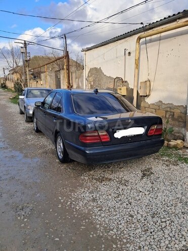 Mercedes E 240 1999, 266,000 km - 2.4 l - Bakı