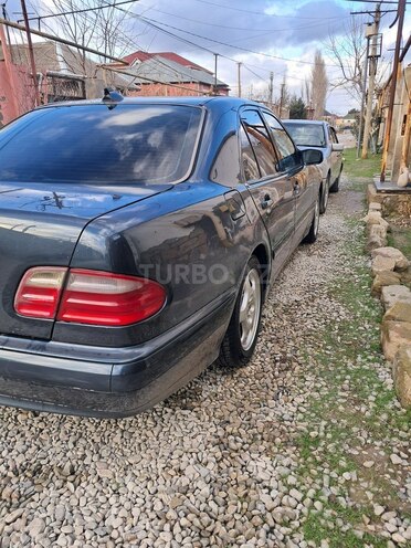 Mercedes E 240 1999, 266,000 km - 2.4 l - Bakı