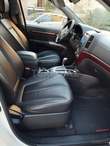 Hyundai Santa Fe-12