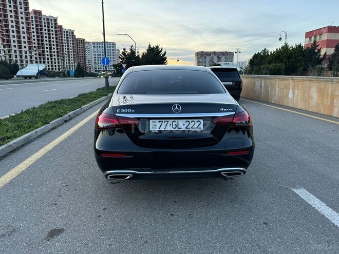 Mercedes E 300 e 4MATIC 2022, 22,800 km - 2.0 л - Bakı