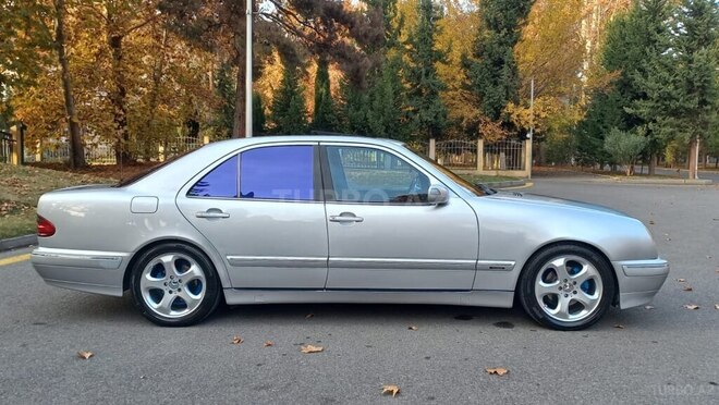 Mercedes E 240 2000, 433,000 km - 2.4 л - Bakı