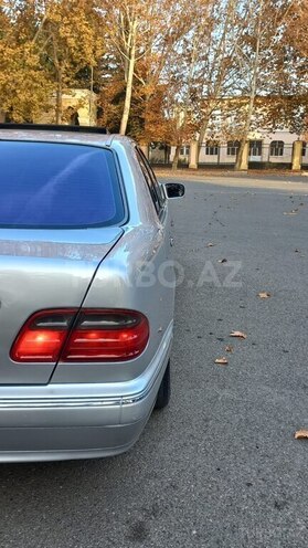 Mercedes E 240 2000, 433,000 km - 2.4 л - Bakı