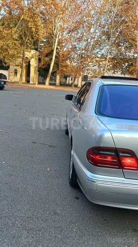 Mercedes E 240 2000, 433,000 km - 2.4 л - Bakı
