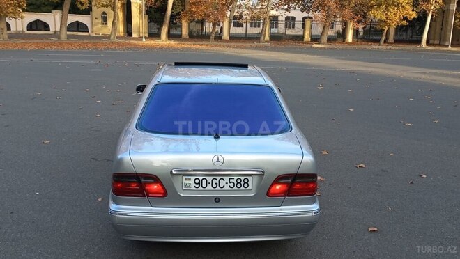 Mercedes E 240 2000, 433,000 km - 2.4 л - Bakı