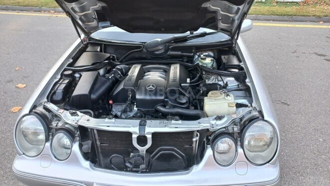 Mercedes E 240 2000, 433,000 km - 2.4 л - Bakı