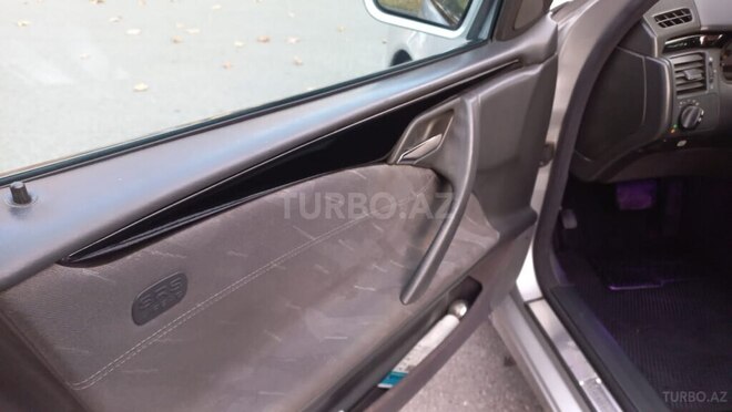 Mercedes E 240 2000, 433,000 km - 2.4 л - Bakı