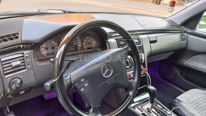 Mercedes E 240 2000, 433,000 km - 2.4 л - Bakı