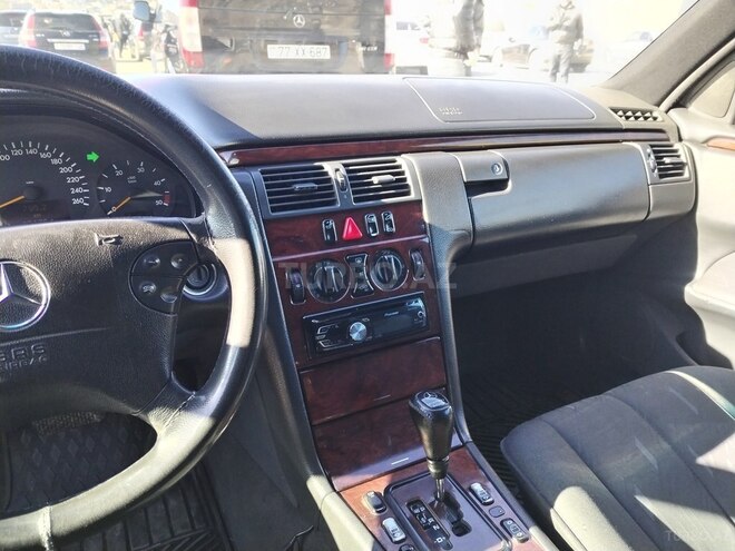 Mercedes E 220 d 2001, 431,754 km - 2.2 l - Bakı