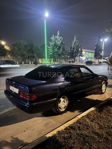 Mercedes E 240 1998, 257,000 km - 2.4 l - Sumqayıt