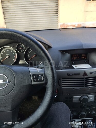 Opel Astra 2006, 32,000 km - 1.6 l - Biləsuvar