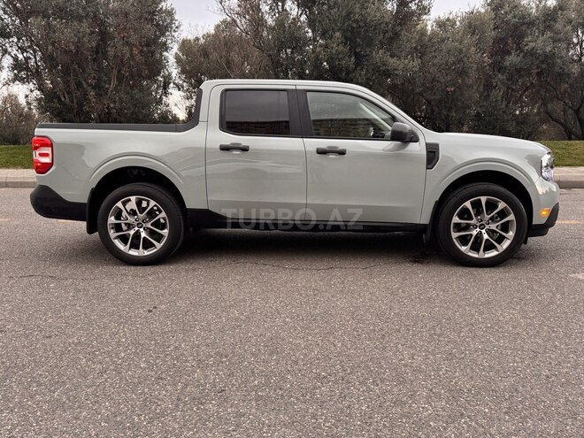 Ford Maverick-9