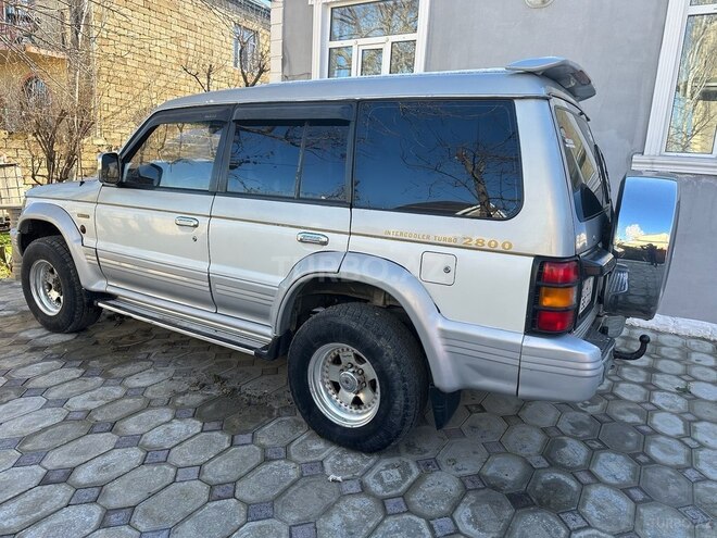 Mitsubishi Pajero 1995, 355,000 km - 2.8 l - Bakı