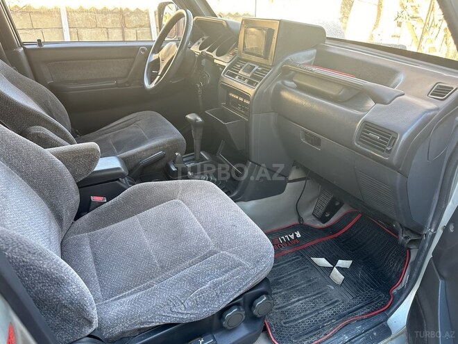 Mitsubishi Pajero 1995, 355,000 km - 2.8 l - Bakı