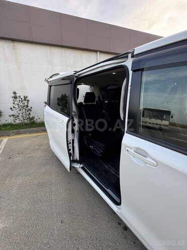 Toyota Noah 2015, 81,000 km - 1.8 l - Bakı