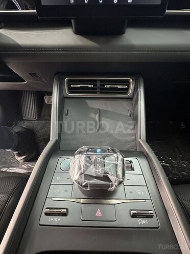 BYD Qin L-8
