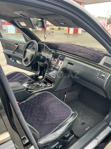 Mercedes E 200 2000, 451,000 km - 2.0 l - Ağcabədi