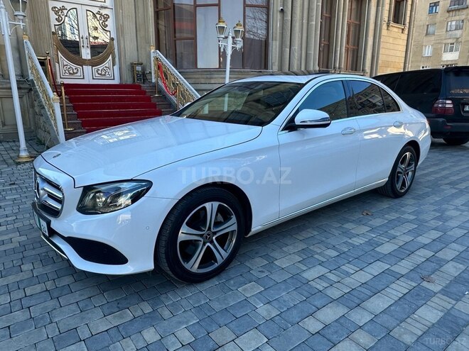 Mercedes E 220 d-3