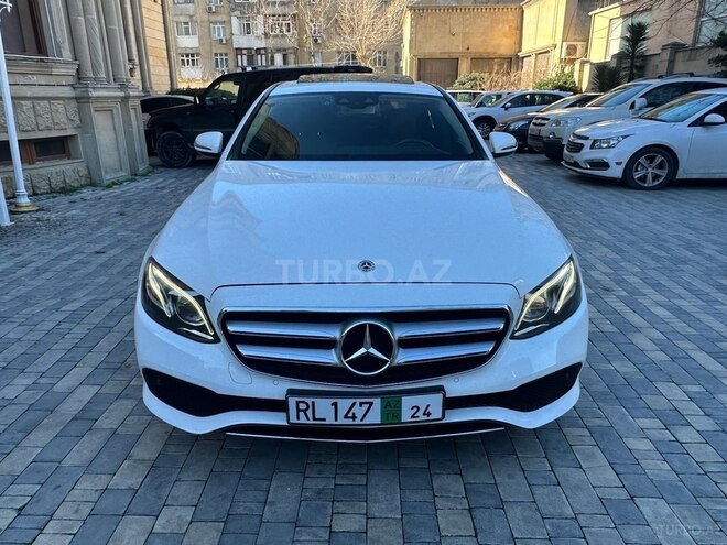 Mercedes E 220 d-1