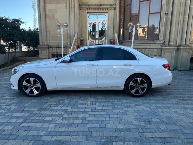 Mercedes E 220 d-8