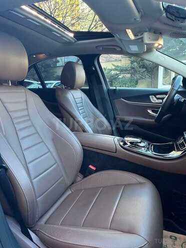 Mercedes E 220 d-12