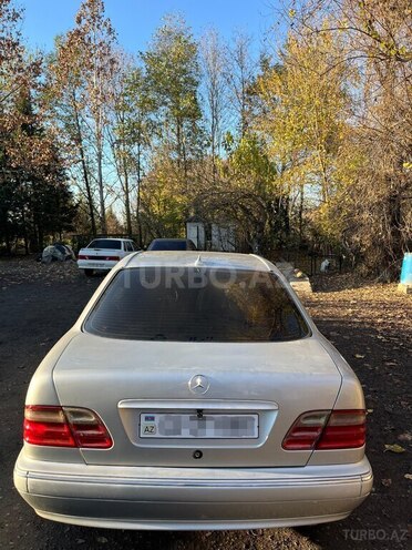 Mercedes E 240 2000, 350,000 km - 2.4 л - Masallı