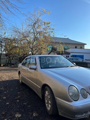 Mercedes E 240 2000, 350,000 km - 2.4 л - Masallı