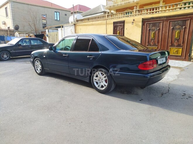 Mercedes E 240 1998, 289,746 km - 2.4 l - Bakı