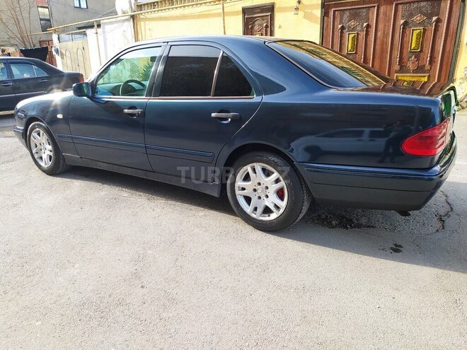 Mercedes E 240 1998, 289,746 km - 2.4 l - Bakı