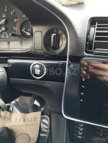 BMW 520 1999, 300,000 km - 2.0 l - Bakı