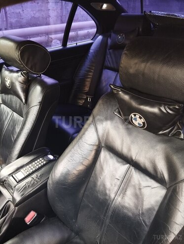 BMW 520 1999, 300,000 km - 2.0 l - Bakı