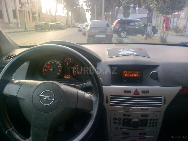 Opel Astra 2009, 201,000 km - 1.4 l - Balakən