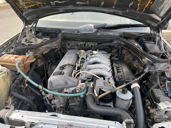 Mercedes E 250 1989, 156,000 km - 2.5 l - Qazax