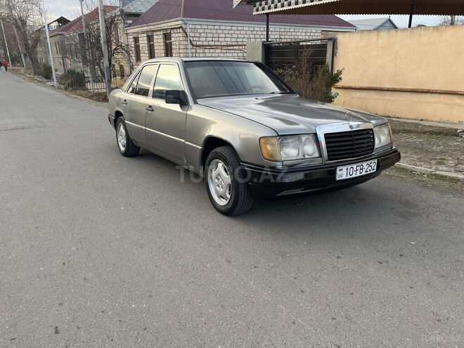 Mercedes E 250 1989, 156,000 km - 2.5 l - Qazax