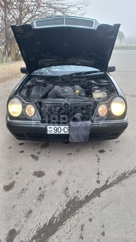 Mercedes E 240 1998, 220,000 km - 2.4 l - Bakı