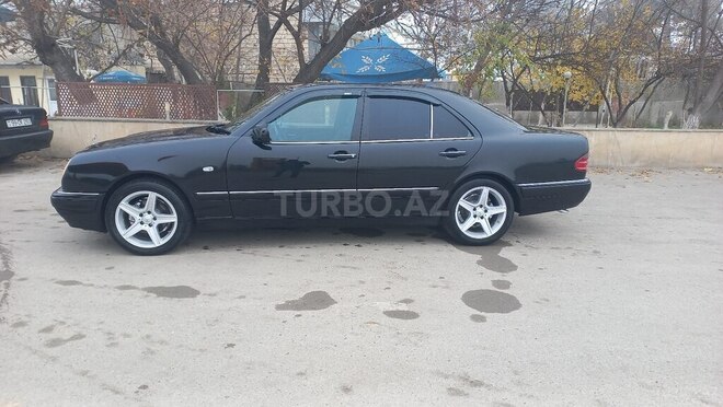 Mercedes E 240 1998, 220,000 km - 2.4 l - Bakı