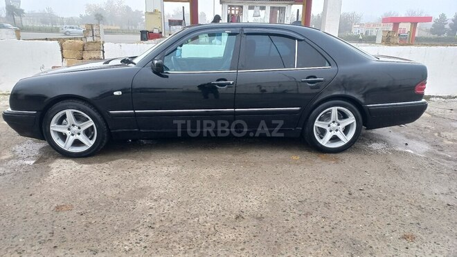 Mercedes E 240 1998, 220,000 km - 2.4 l - Bakı