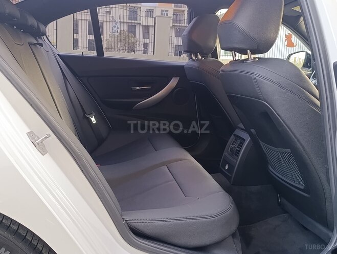BMW 320-19
